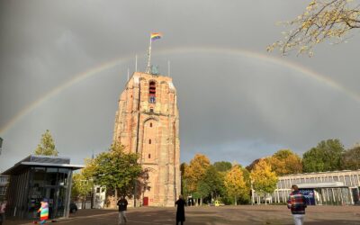 Vlaggenmoment op Coming Out Day in Leeuwarden